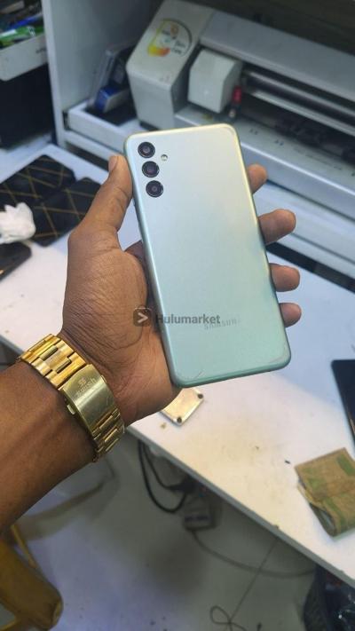 Samsung M13