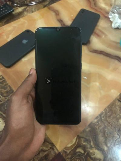 SAMSUNG A50