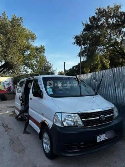 2011 Toyota Hiace Dolphin Shark Van