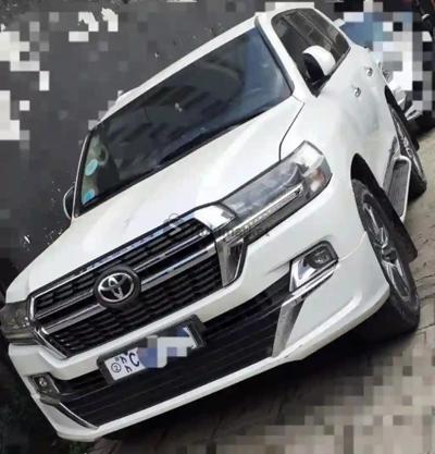 2017 Toyota Land-cruiser V8