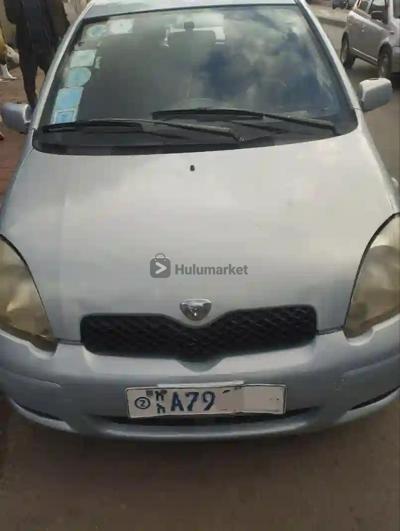2004 Toyota VITZ