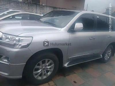 2020 Toyota Make:Toyota 
Model:Landcruiser V8 
Year:2020