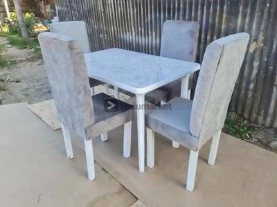 ባለ 4 Mini Dinning Table