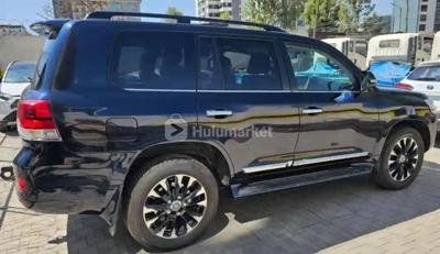 2016 Toyota Landcruiser V8