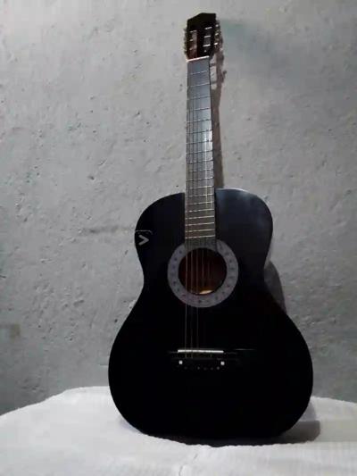 yamaha box guitar አስቸኳይ