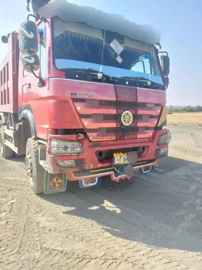 2016 sino truck Dump truck