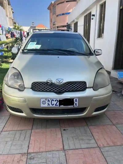 2004 Toyota vitz