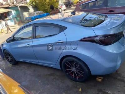 2012 Hyundai elantra