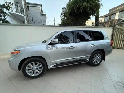 2015 Toyota Land cruiser v8