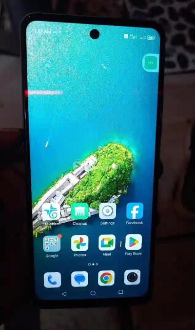 Nubia music,128gb/8gb ram, perfect camer