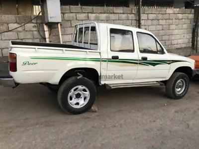 1997 Toyota Hilux 3L Pickup ፒካፕ