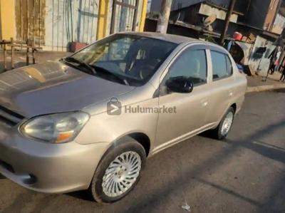 2005 Toyota platz