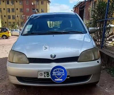 2002 Toyota Platz