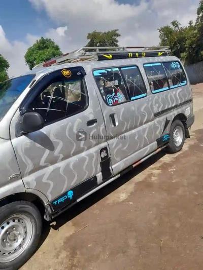 2005 Toyota hiace