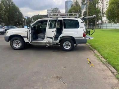 2001 Toyota land Cruiser 105