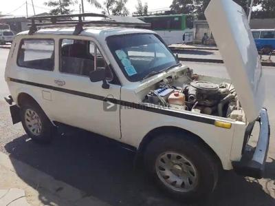 1981 Lada ኒቫ ላዳ ሞተር  1981