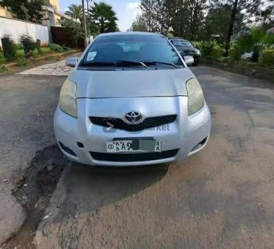 2009 Toyota Toyota Yaris Compact 2009 ነፁ ነው