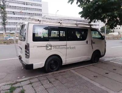 2007 Toyota አባዱላ Abadula D4D 2kd Hiace Minibus