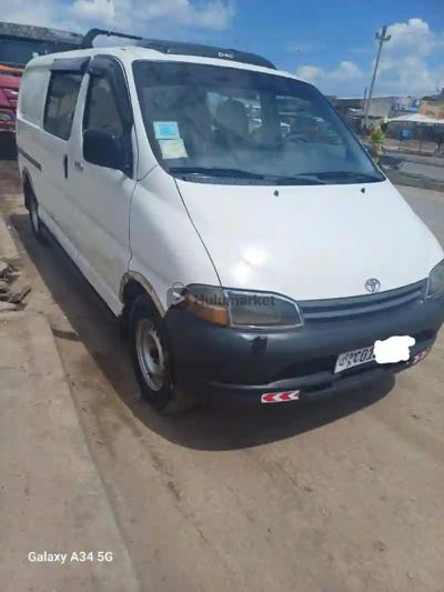 2000 Toyota dolphin 2Lt automatic