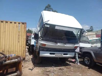 1997 Nissan nissan diesel crane truck
