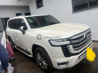 2023 Toyota LandCruiser V6