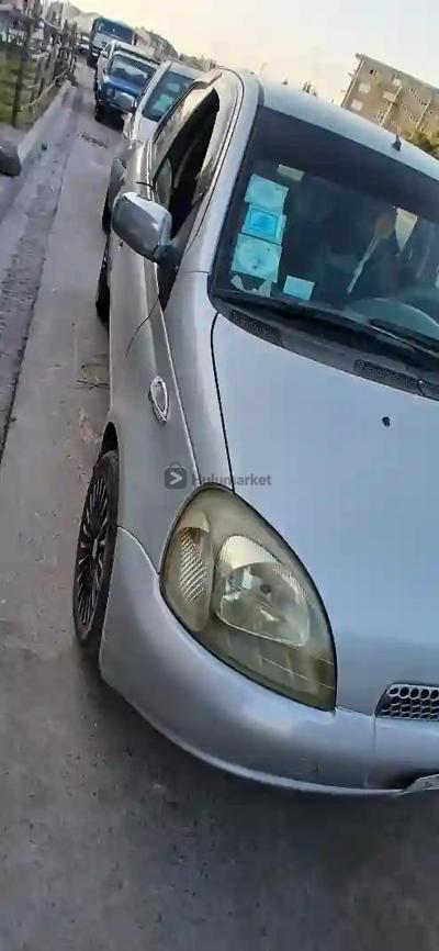 2001 Toyota TOYOTA  Vitz