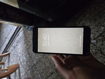 IPhone 7 plus ➕️ 
32 gb 
75 battery 🔋 
Sim locked 🔒 
Price 9,500 ETB