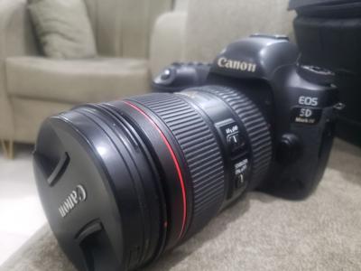 canon 5D mark 4 with mark 2 lense