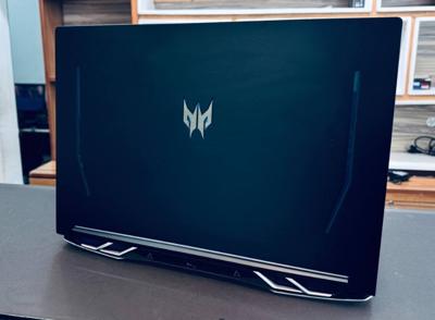 Acer Predator PHN17