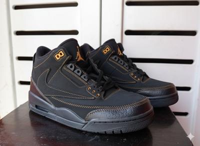 🔥 Premium Black Mid-Top Sneakers – Gold Stitch Edition 🔥