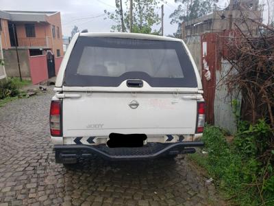 Nissan hard body body paint fabrica   moter alfetam ayfelgm