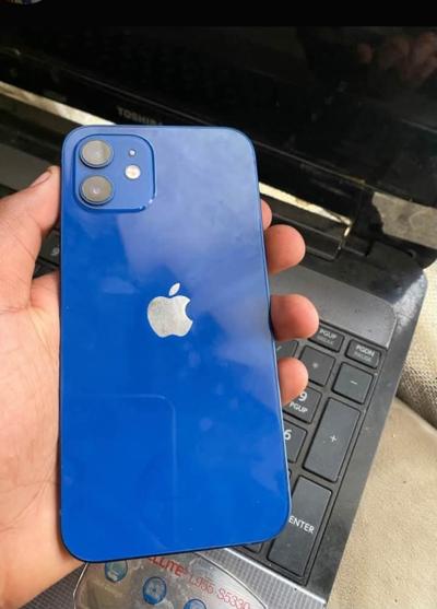 IPhone 12 sim lock