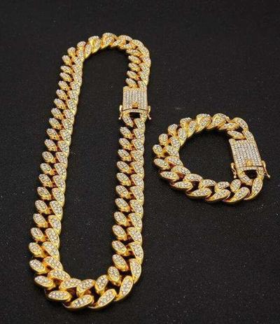 Chain+bracelet+delivery only 2999