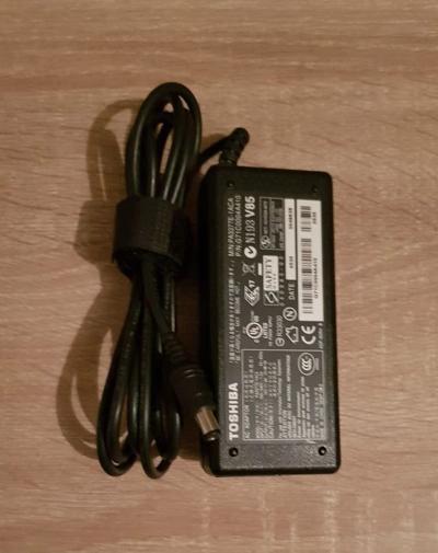 Toshiba 15V 5A 75W Laptop Charger AC Adapter - PA3377E-1ACA / PA3468U-1ACA Compatible (6.3mm Connector)