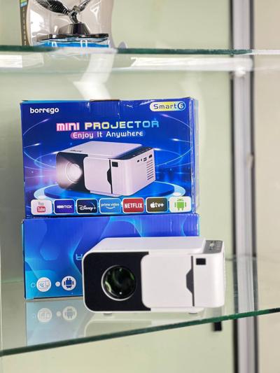 The Borrego Smart 6 mini projector