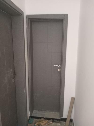 CROWN DOOR/ ክራውን በር