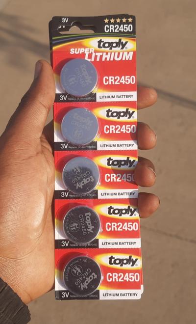 pack of Toply CR2450 3V lithium batteries.
They are coin cell batteries with a nominal voltage of 3V.