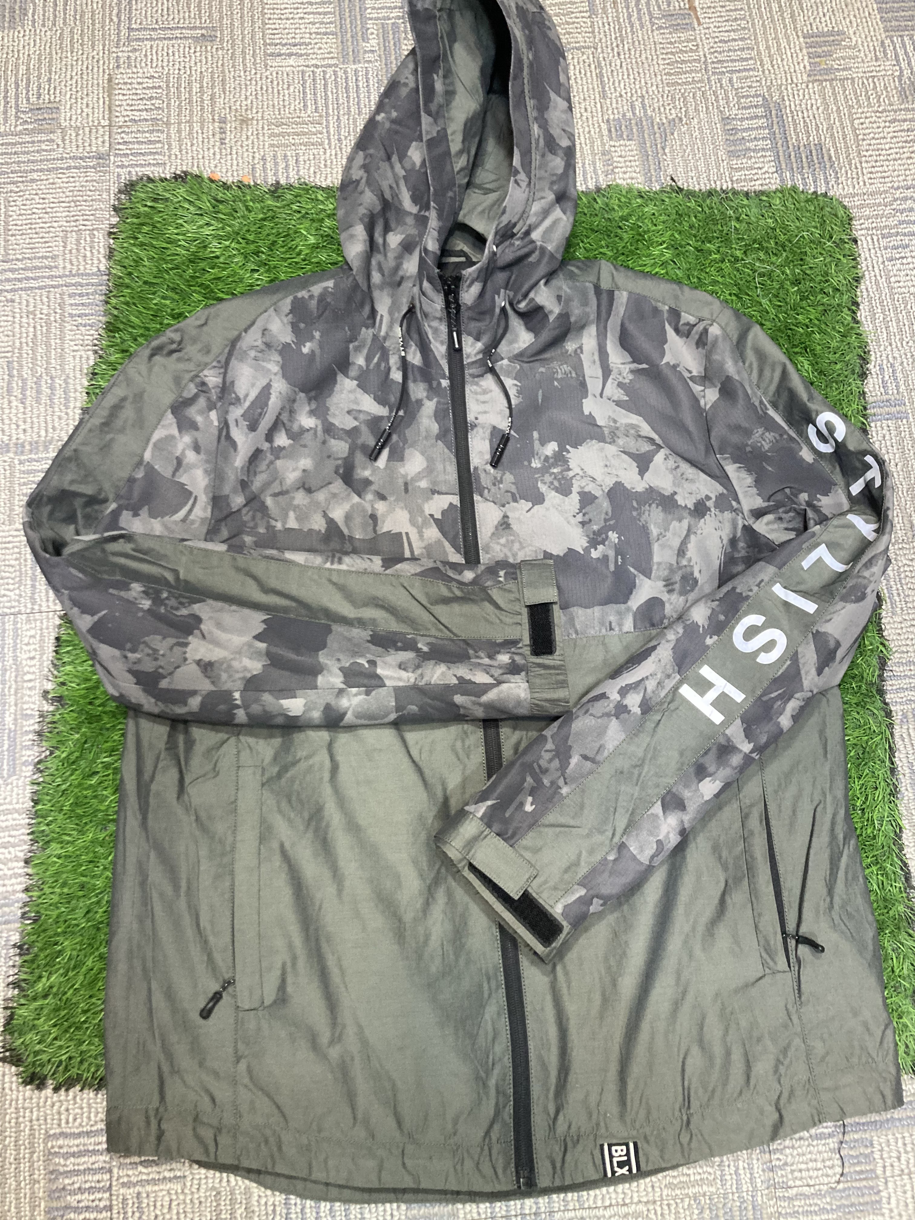 Men's Camo Hooded Outdoor Windbreaker Jacket
