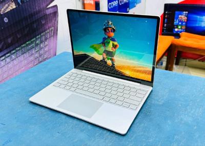 Microsoft Surface Laptop GO 1943