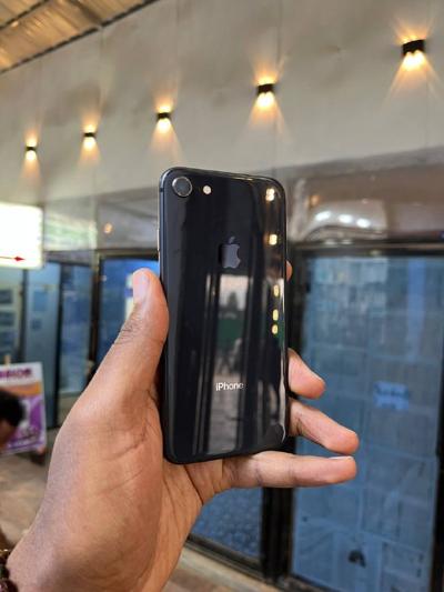 iPhone 8