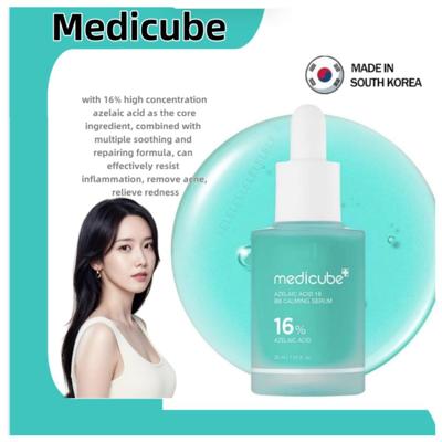 Powered by azelaic acid + niacinamide to tame sebum & smooth texture