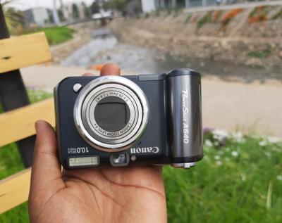 Canon PowerShot A640, a flagship compact digital camera. first in the PowerShot A-series to feature a 10.0-megapixel resolution.