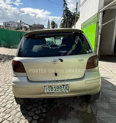 Toyota Vitz 2004 Gold