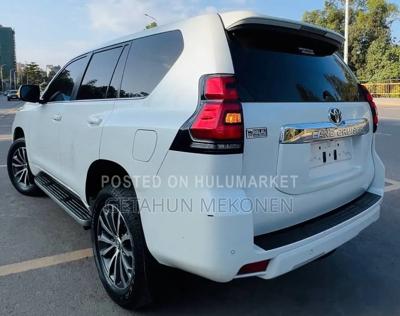 Toyota Land Cruiser 2018 White