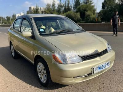 Toyota Platz 2001 Gold