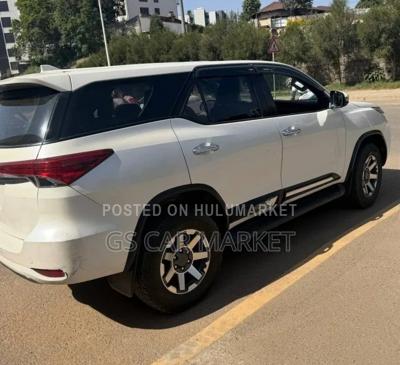 Toyota Fortuner 2018 White