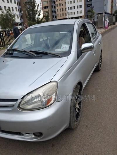 Toyota Platz 2004 Silver