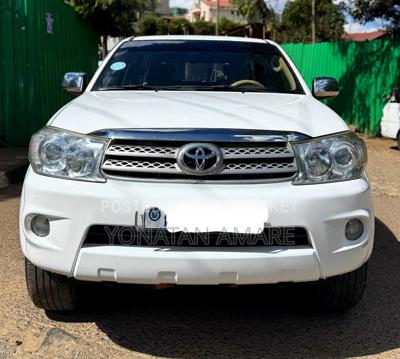 Toyota Fortuner 2012 White