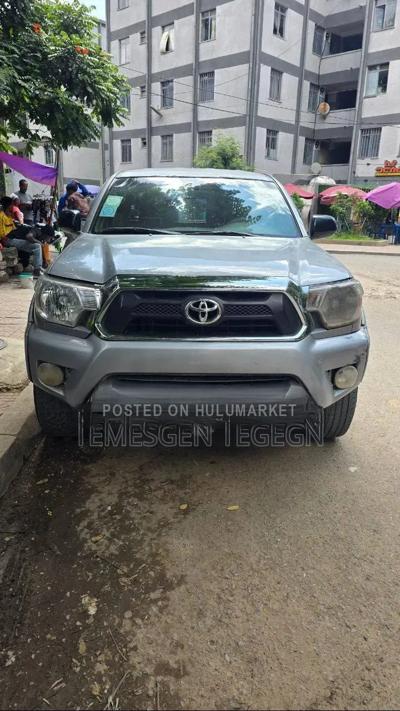 Toyota Tacoma 2013 Silver