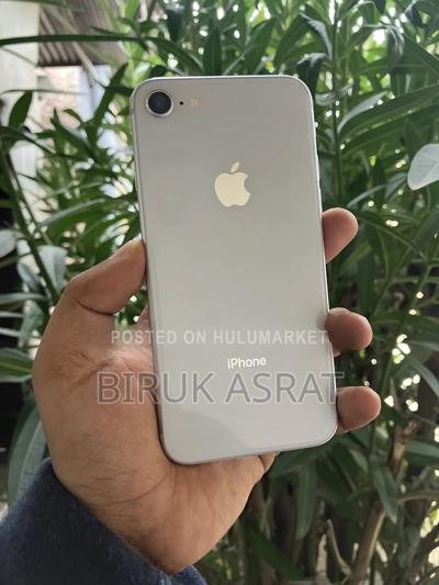 Apple iPhone 8 64 GB White